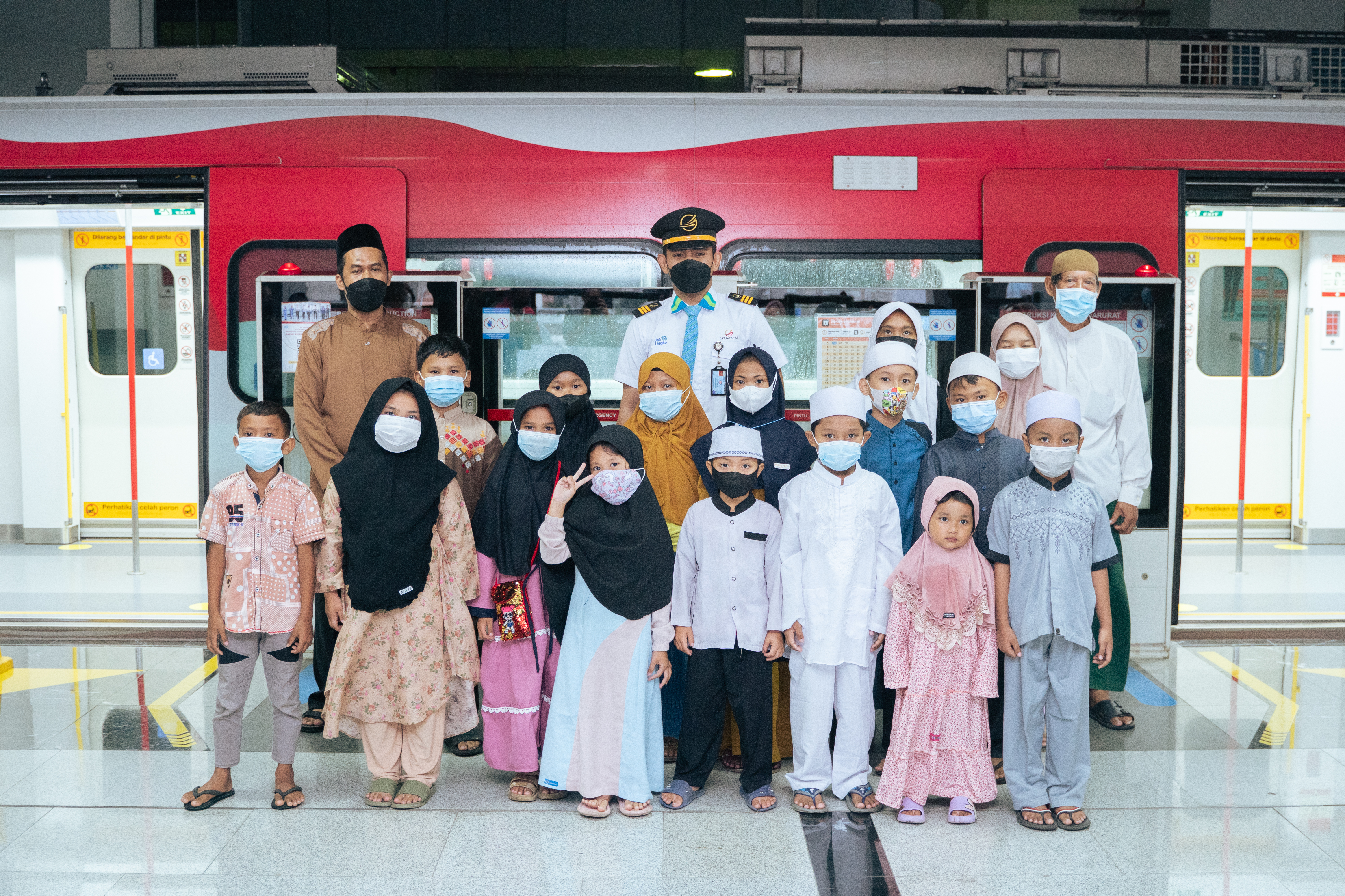 Kunjungan Yayasan Darul Muqorobin