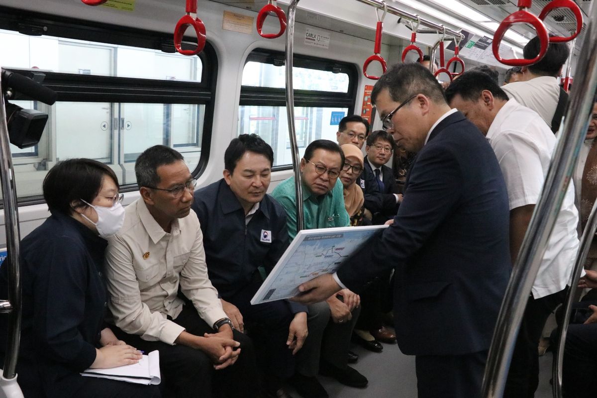 Modern dan Canggih, LRT Jakarta Jadi Transportasi Publik Andal Mengatasi Macet serta Polusi