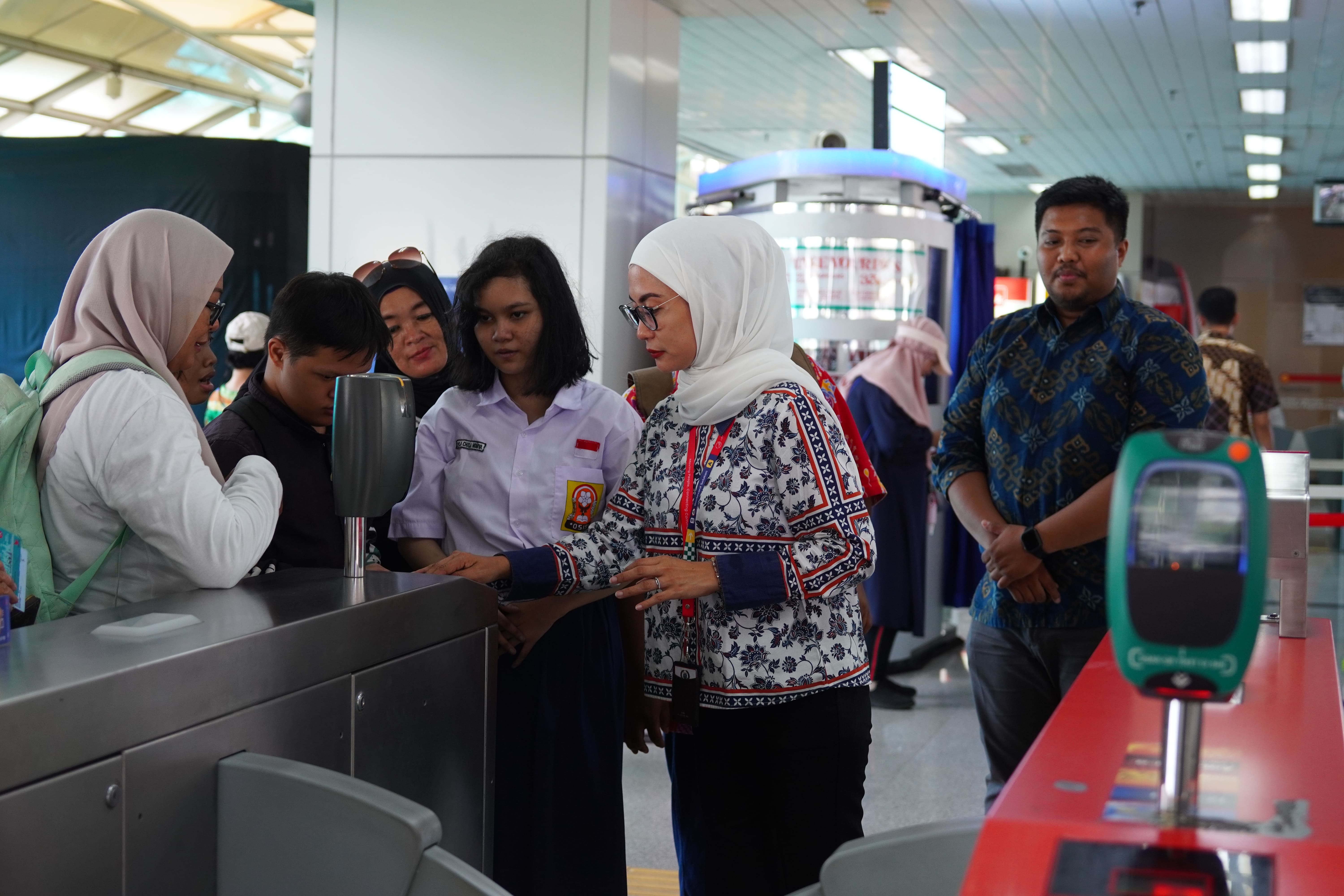 LRT Jakarta Hadirkan Tarif Rp 1 di Hari Angkutan Umum Nasional